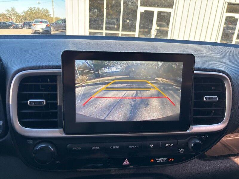 Hyundai Venue - Thumbnail 17