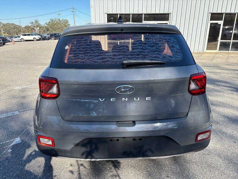 Hyundai Venue - Thumbnail 5