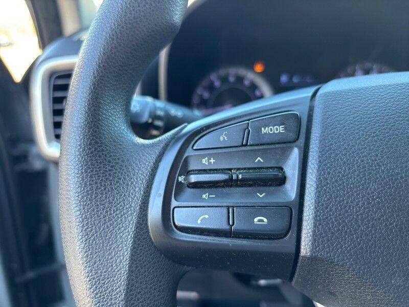 Hyundai Venue - Thumbnail 13