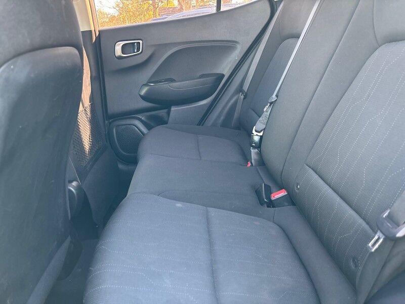 Hyundai Venue - Thumbnail 8