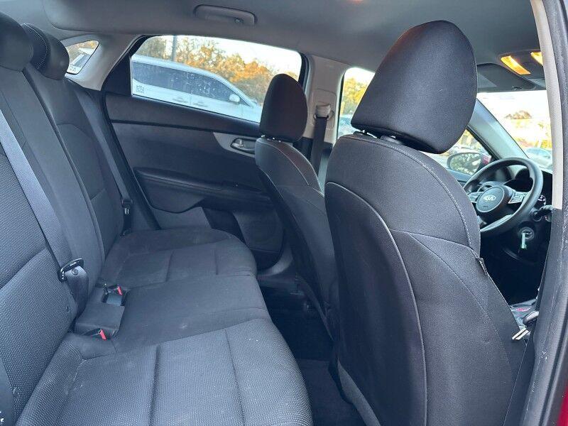 Kia Forte - Thumbnail 12