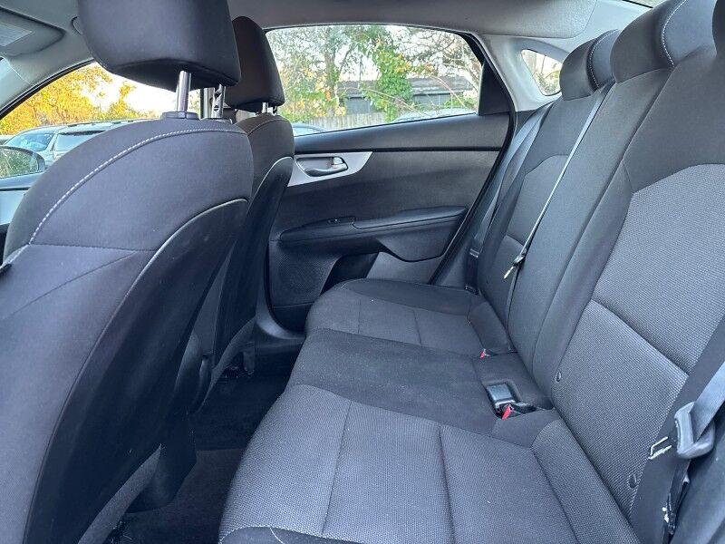 Kia Forte - Thumbnail 11