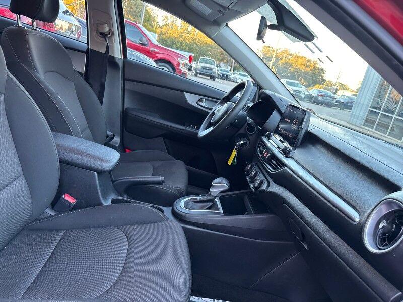 Kia Forte - Thumbnail 13