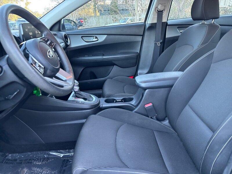 Kia Forte - Thumbnail 10