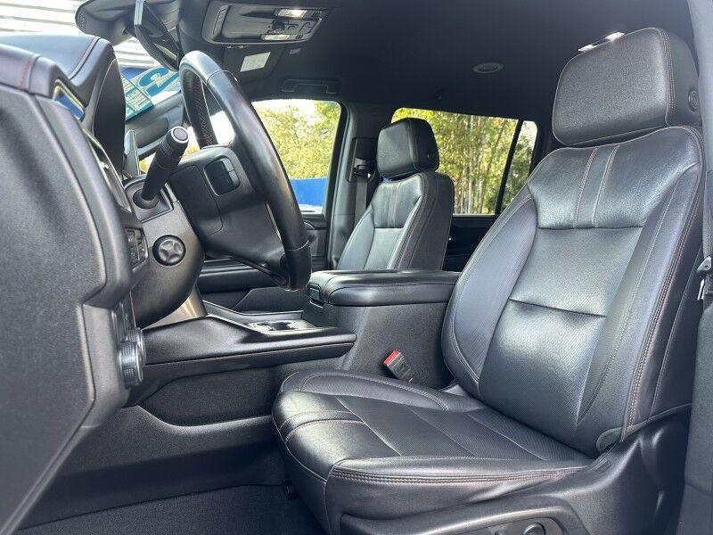 Chevrolet Suburban - Thumbnail 13