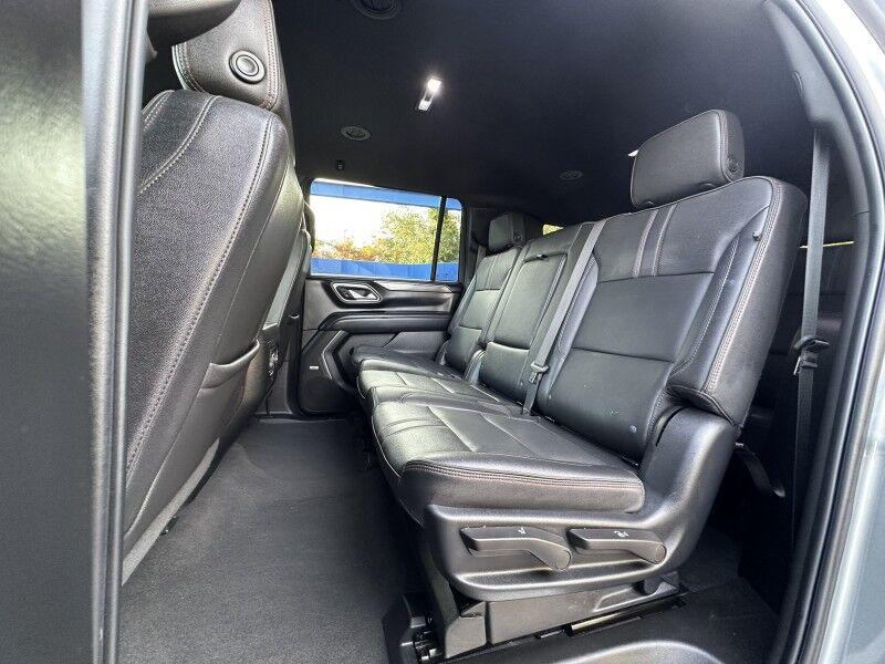 Chevrolet Suburban - Thumbnail 14