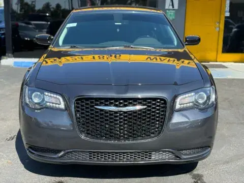 Chrysler 300 Touring Sedan 4D - Thumbnail 3