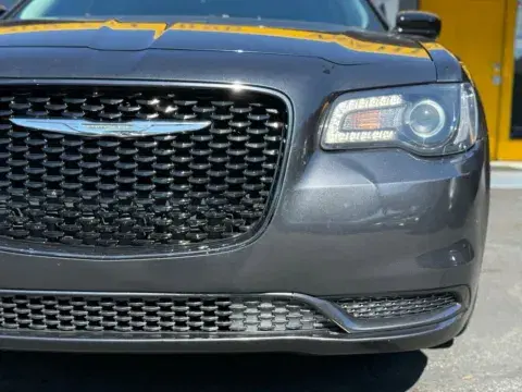 Chrysler 300 Touring Sedan 4D - Thumbnail 5