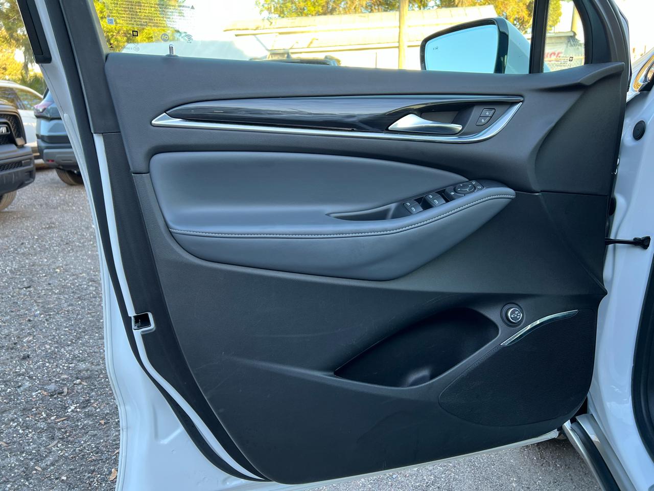 Buick Enclave - Thumbnail 12