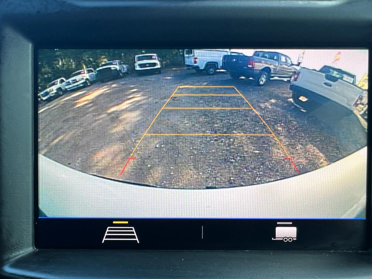 Chevrolet Silverado 1500 - Thumbnail 19