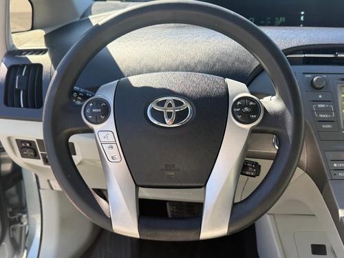 Toyota Prius Hybrid Three Solar Sunroof Pkg Leather Navigation 17 - Thumbnail 12