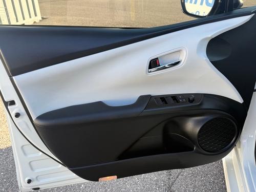 Toyota Prius Hybrid Limited Leather 11 - Thumbnail 9