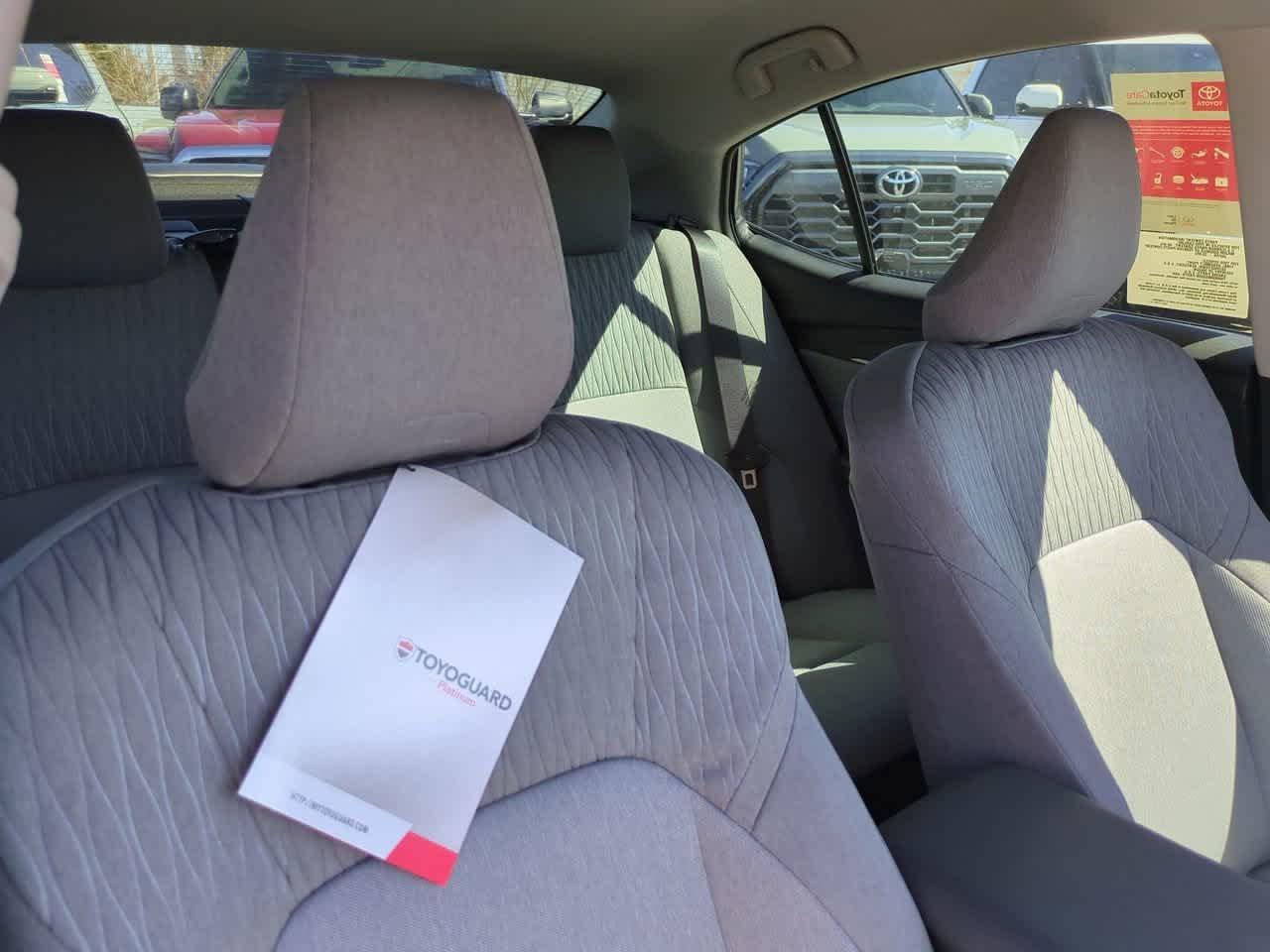 Toyota Camry Le - Thumbnail 8