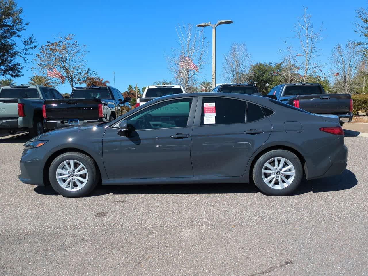 Toyota Camry Le - Thumbnail 4