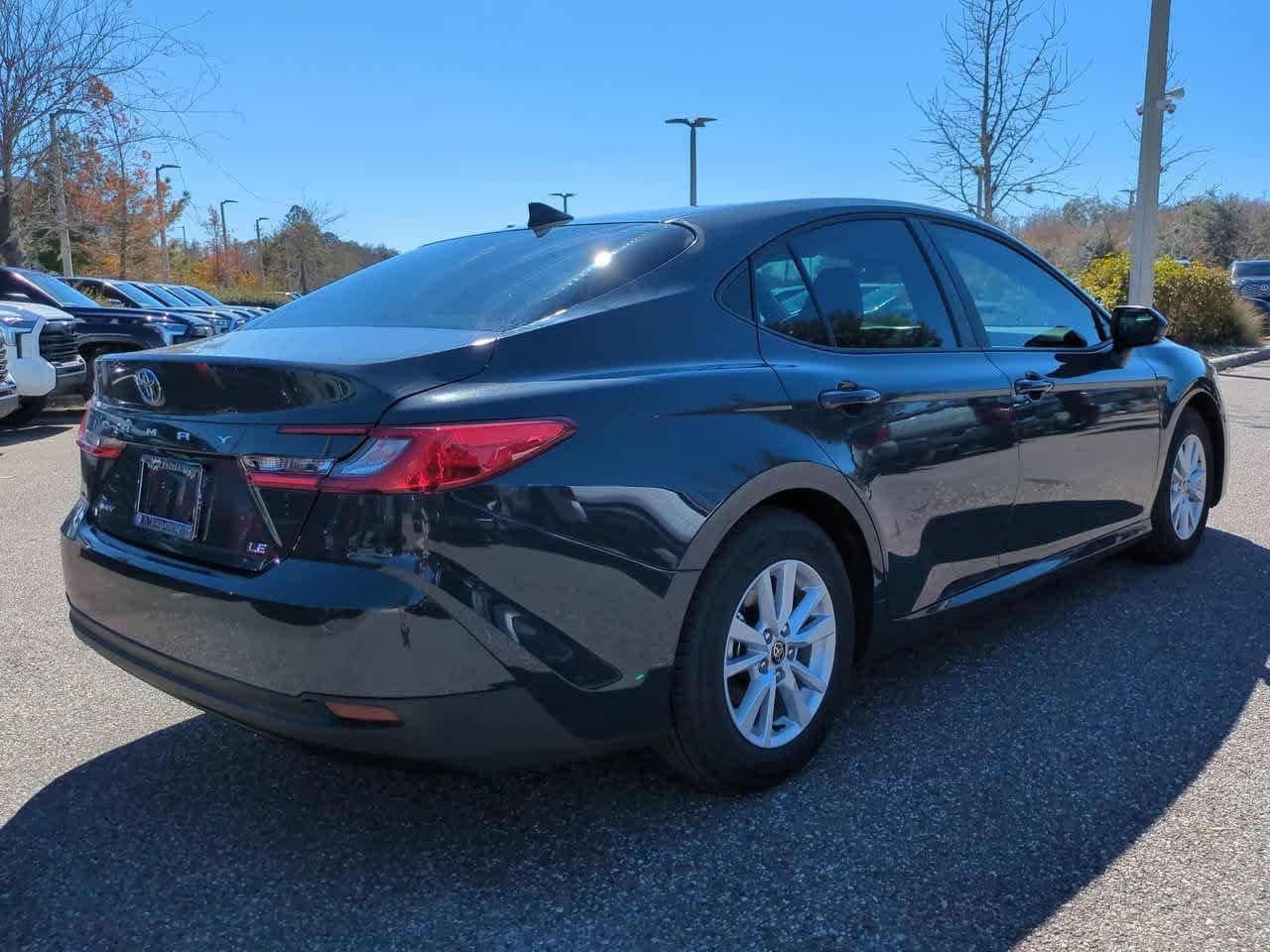 Toyota Camry Le - Thumbnail 7