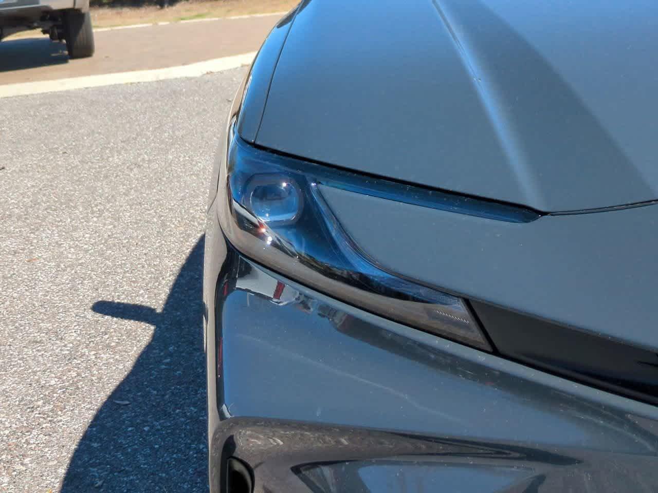 Toyota Camry Le - Thumbnail 11