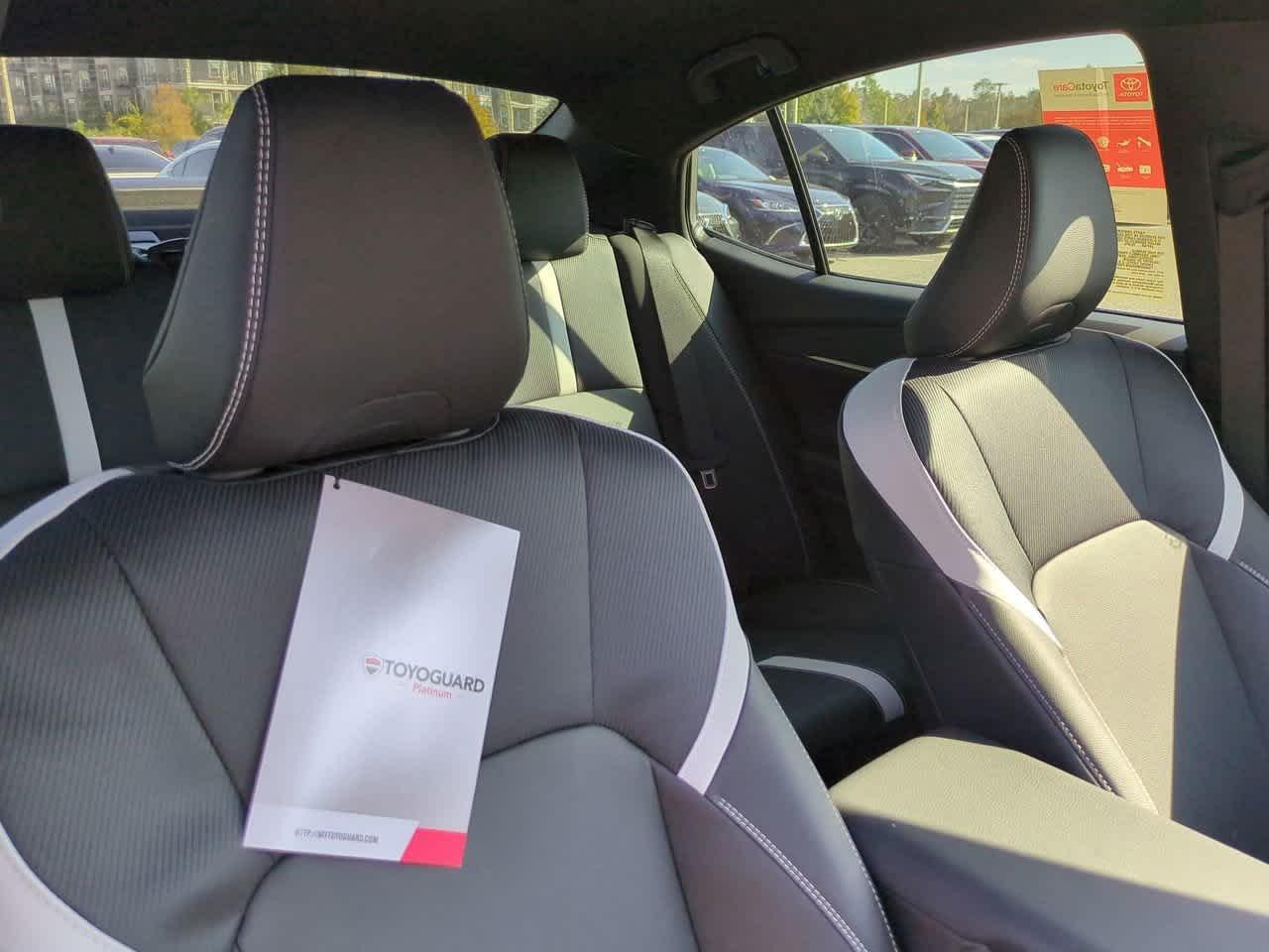 Toyota Camry Se - Thumbnail 8