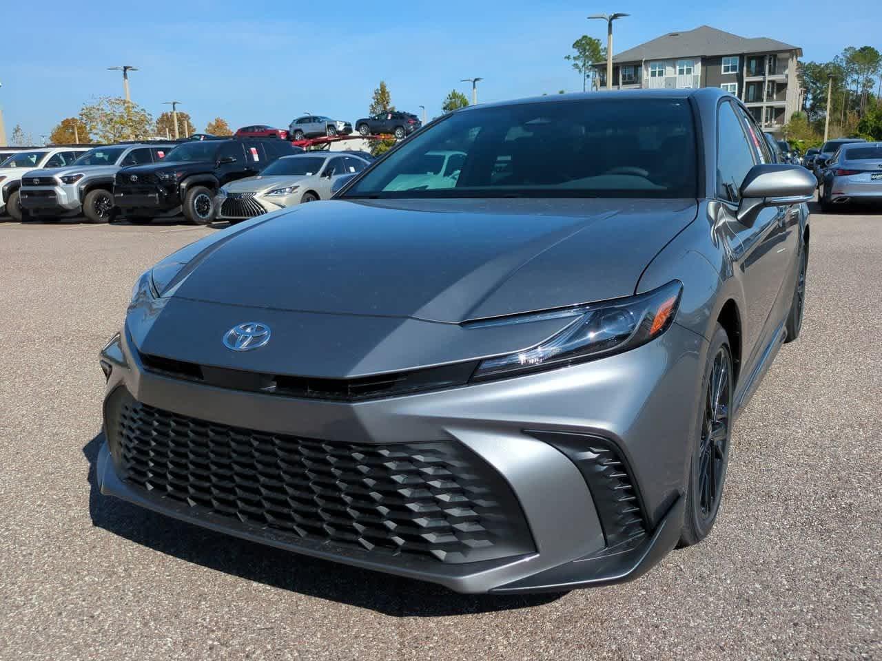 Toyota Camry Se - Thumbnail 3