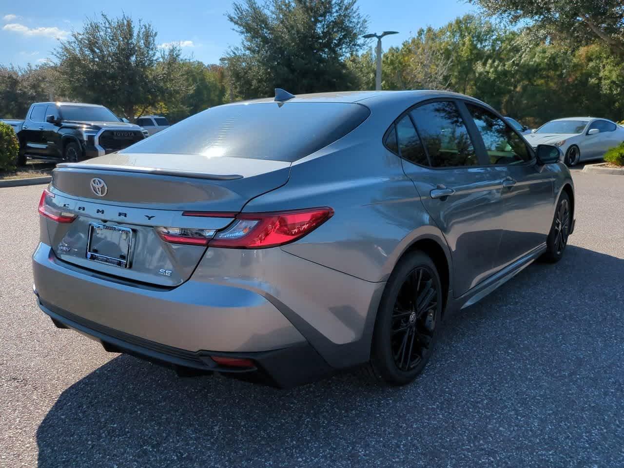 Toyota Camry Se - Thumbnail 7