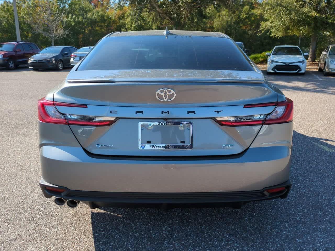 Toyota Camry Se - Thumbnail 6