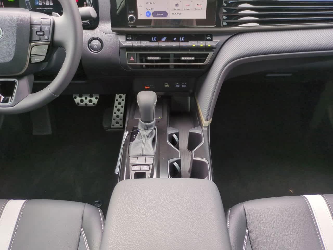 Toyota Camry Se - Thumbnail 19