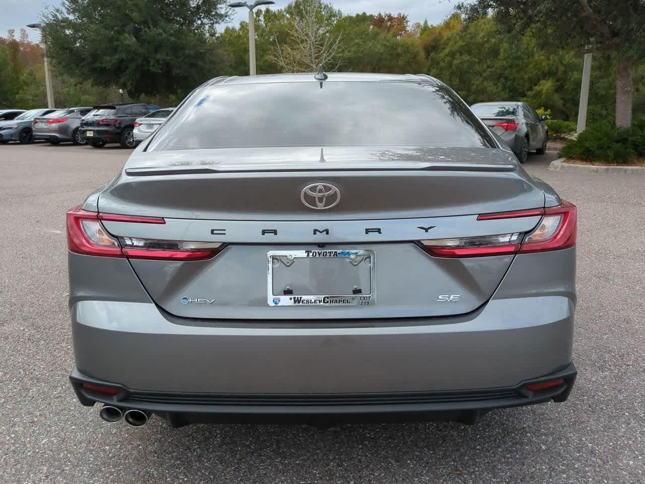Toyota Camry Se - Thumbnail 6