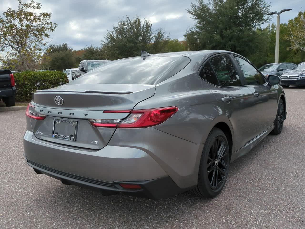 Toyota Camry Se - Thumbnail 7