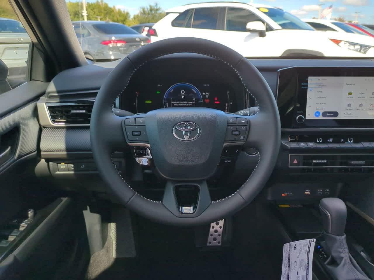 Toyota Camry Se - Thumbnail 16