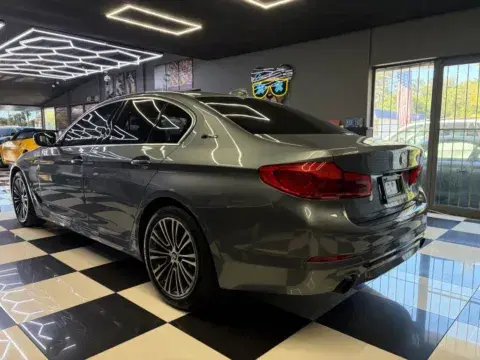 BMW 5 Series 530E Iperformance Sedan 4D - Thumbnail 4
