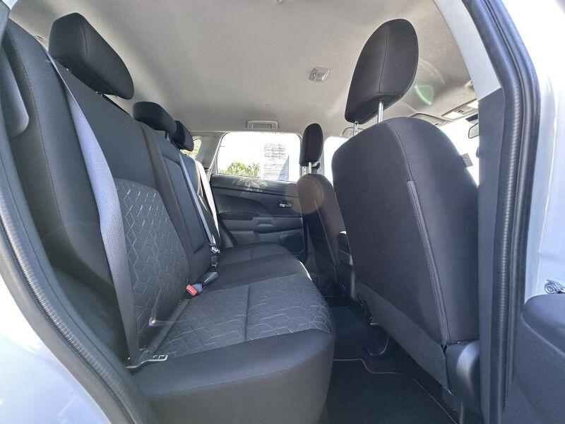Mitsubishi Outlander Sport - Thumbnail 18