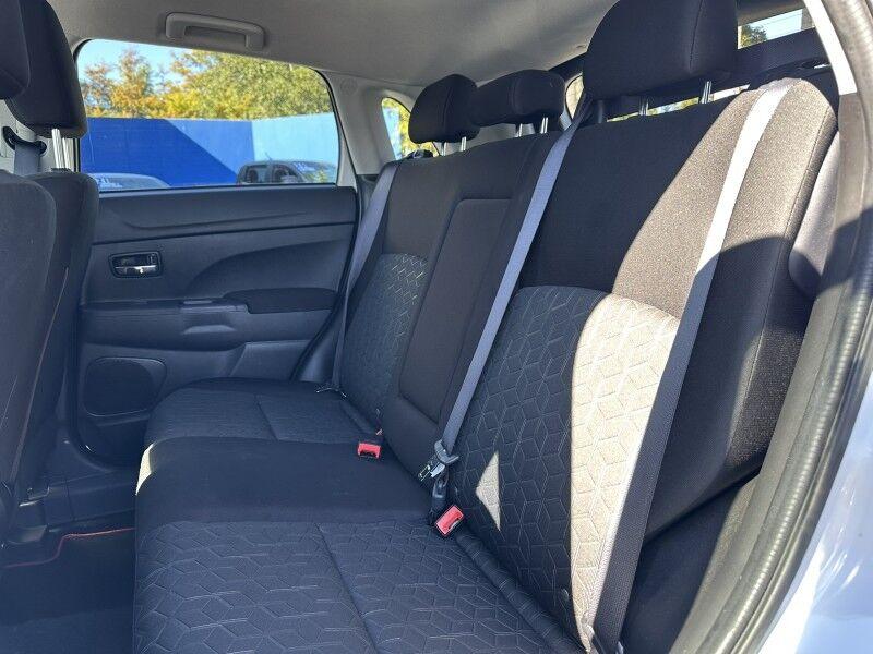 Mitsubishi Outlander Sport - Thumbnail 16