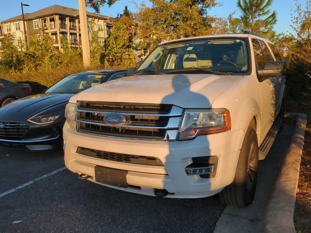 Ford Expedition El Xlt 4Wd - Thumbnail 3