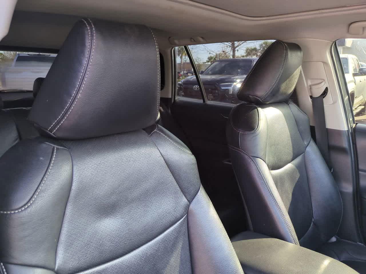 Toyota Rav4 Xle Awd - Thumbnail 8