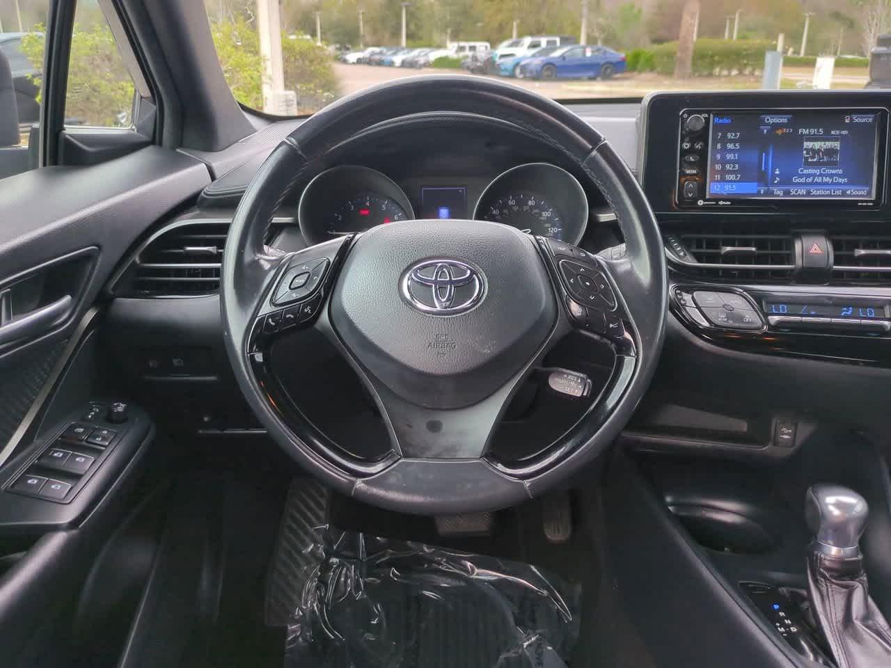 Toyota C-Hr Xle Premium Fwd Sport Utility - Thumbnail 16