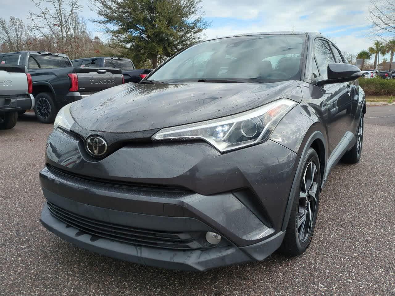 Toyota C-Hr Xle Premium Fwd Sport Utility - Thumbnail 3