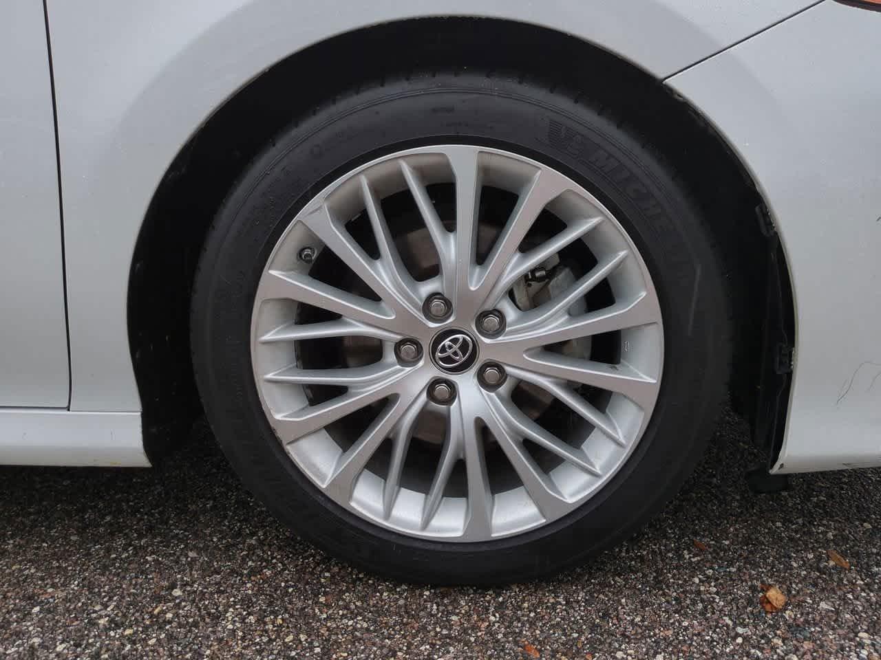 Toyota Camry Xle V6 Fwd - Thumbnail 12