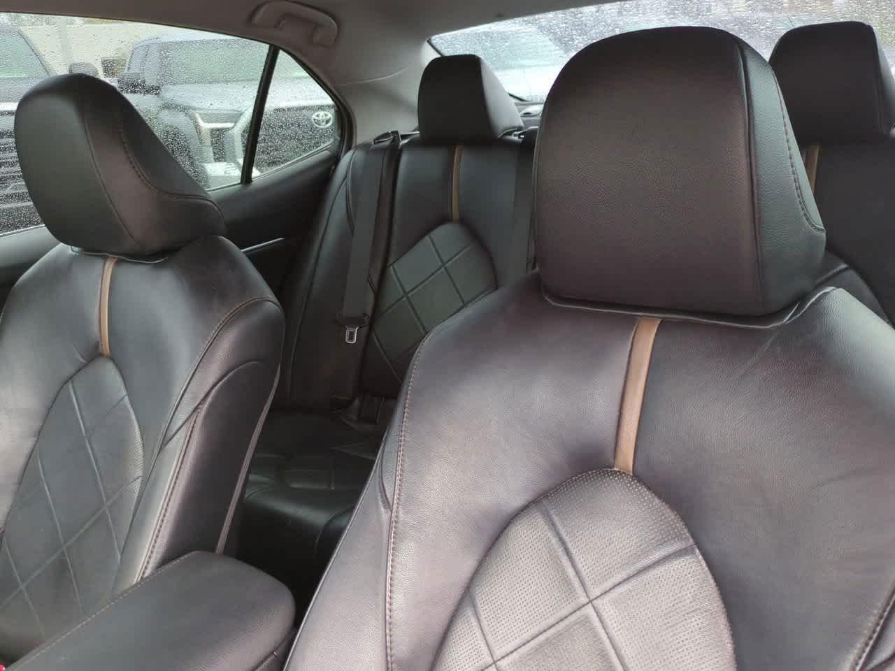 Toyota Camry Xle V6 Fwd - Thumbnail 9