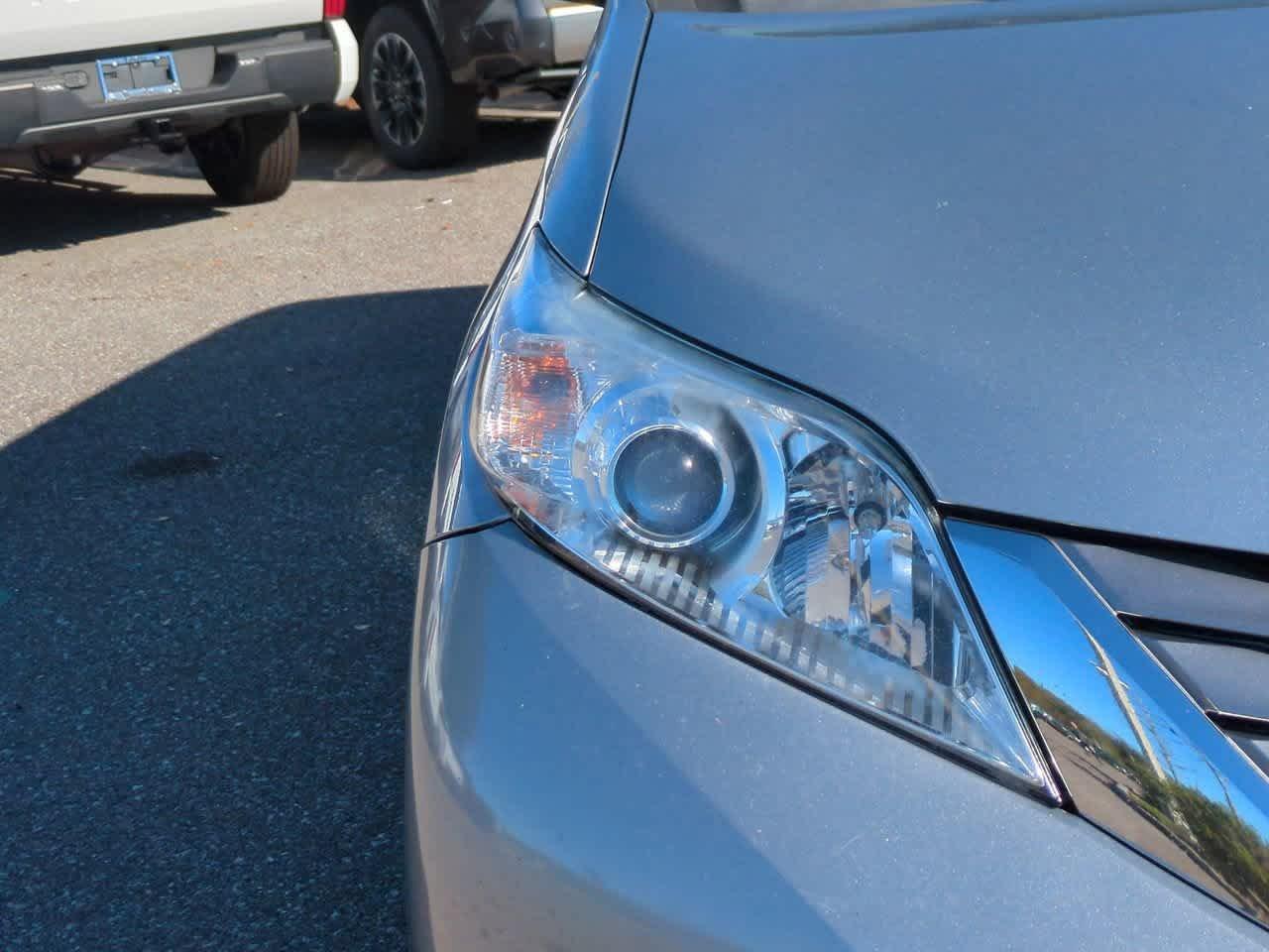 Toyota Sienna Xle Fwd - Thumbnail 11