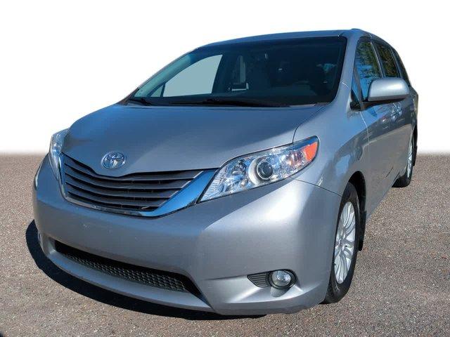 Toyota Sienna Xle Fwd - View 1