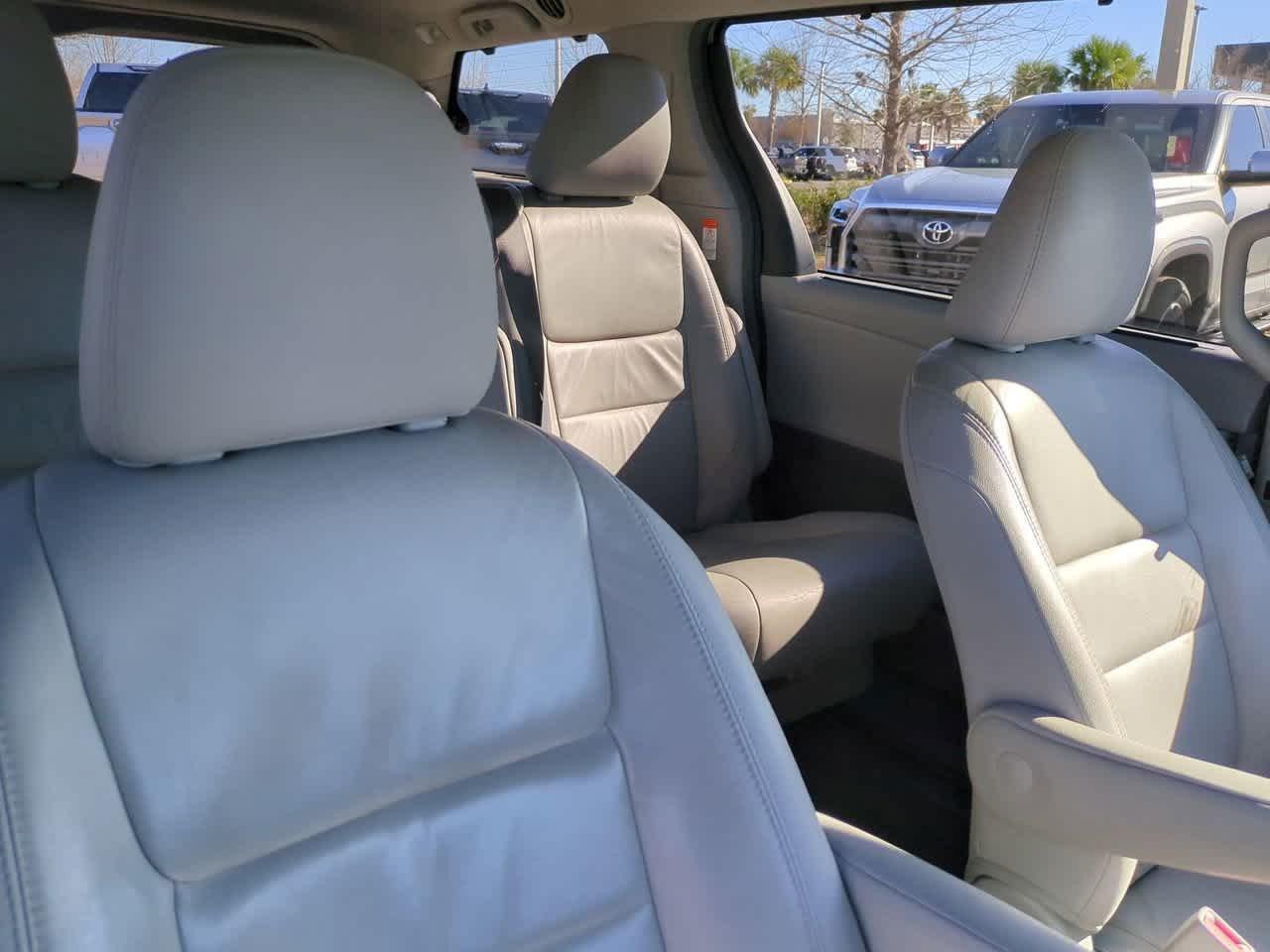 Toyota Sienna Xle Fwd - Thumbnail 8