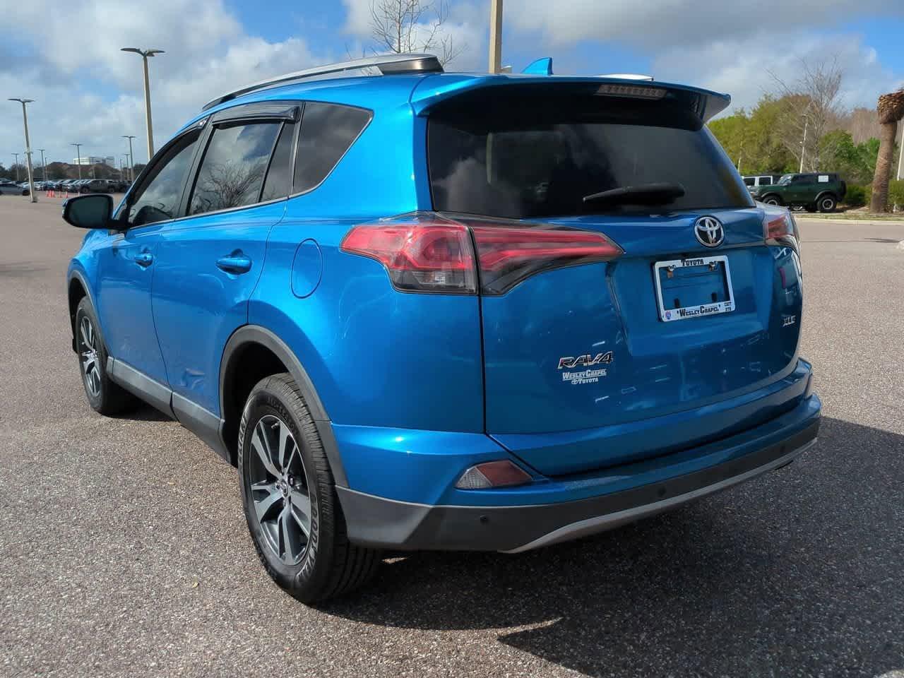 Toyota Rav4 Xle With Navigation - Thumbnail 5