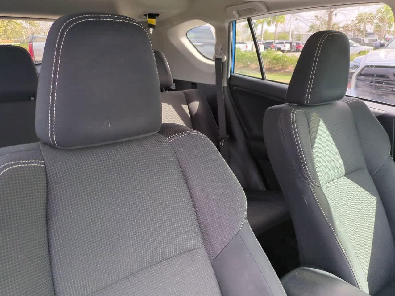 Toyota Rav4 Xle With Navigation - Thumbnail 8