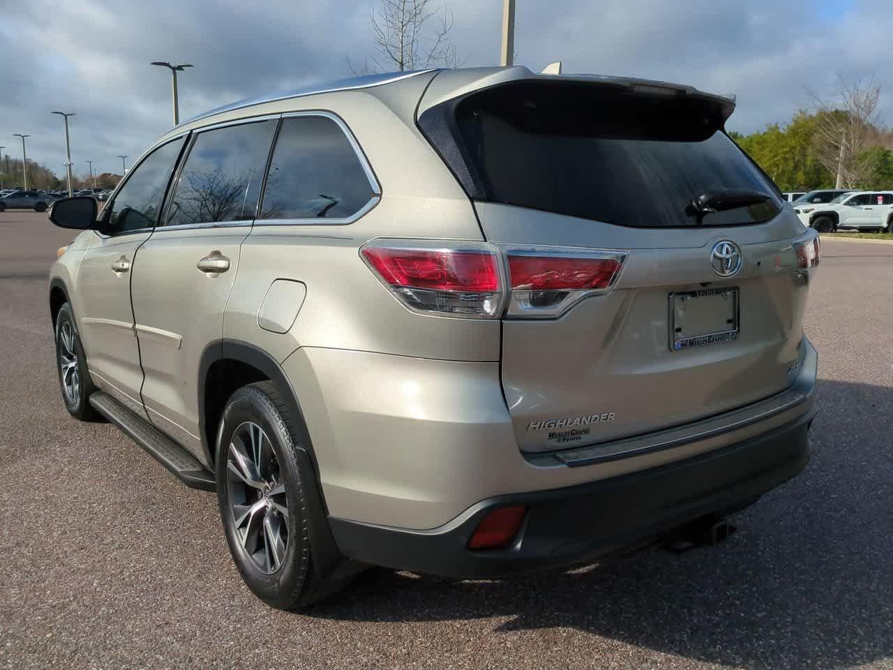 Toyota Highlander Xle Fwd - Thumbnail 5