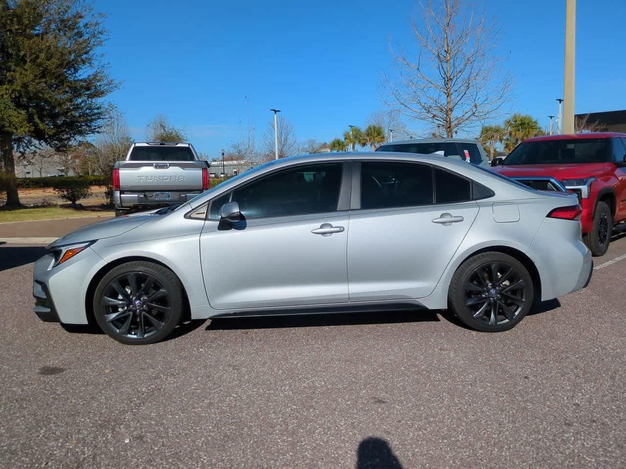 Toyota Corolla Se Fwd - Thumbnail 4