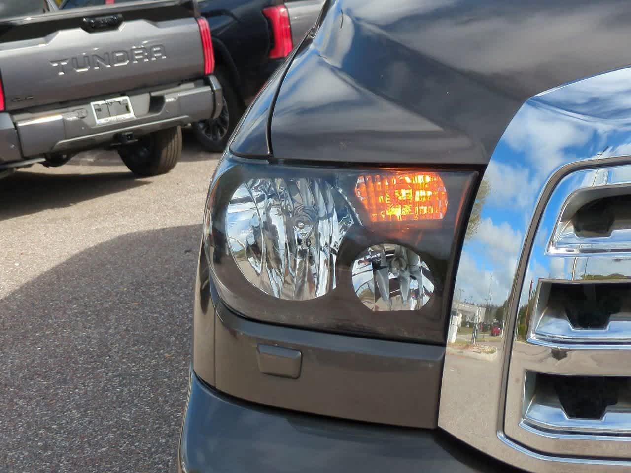 Toyota Sequoia Ltd Rwd - Thumbnail 11