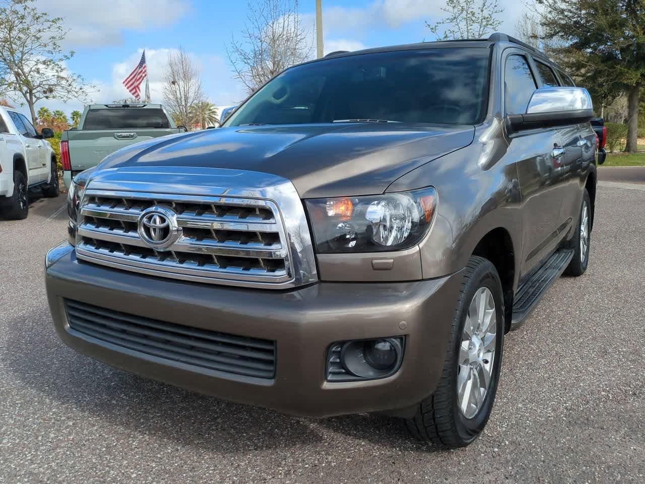 Toyota Sequoia Ltd Rwd - Thumbnail 3