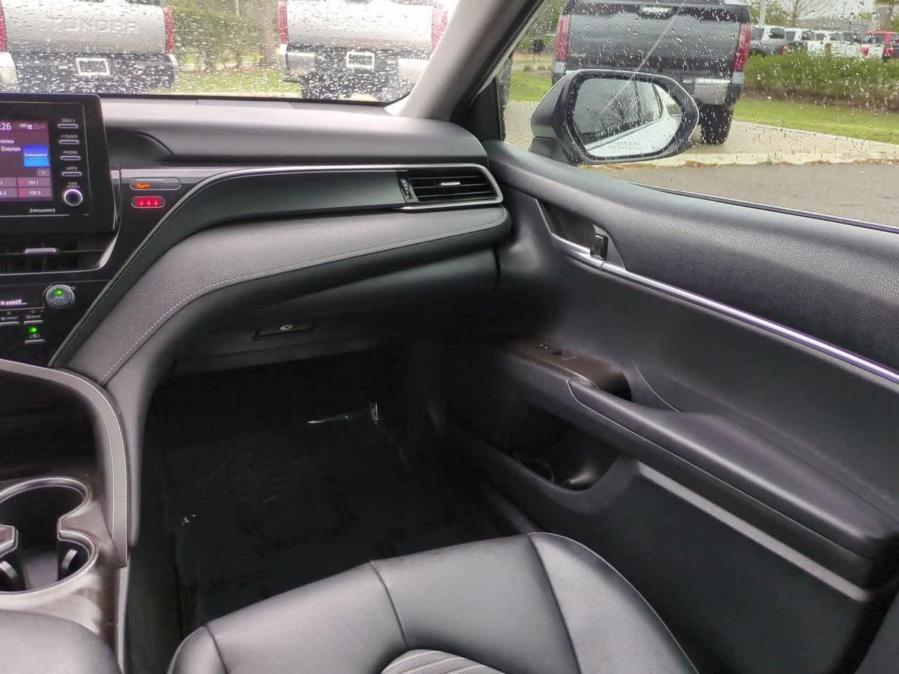 Toyota Camry Se Fwd 4Dr Car - Thumbnail 17