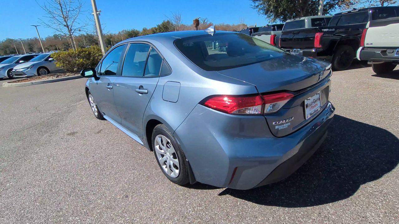 Toyota Corolla Le Fwd 4Dr Car - Thumbnail 2