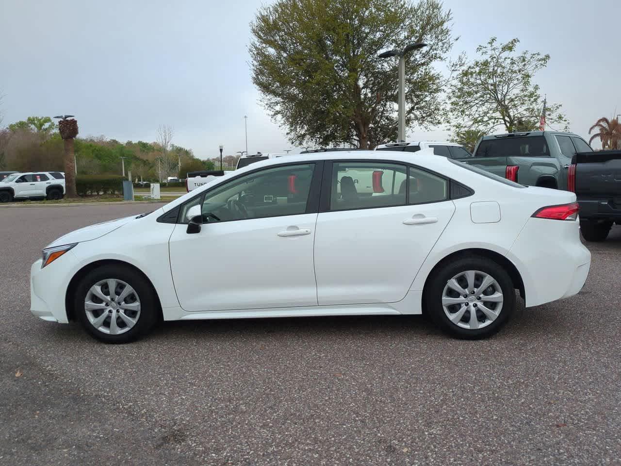 Toyota Corolla Hybrid Le Fwd 4Dr Car - Thumbnail 4