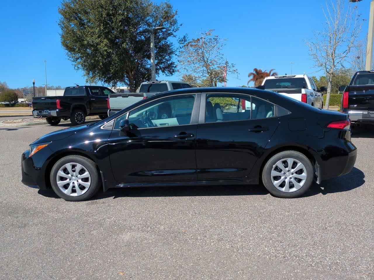 Toyota Corolla Le Fwd 4Dr Car - Thumbnail 4